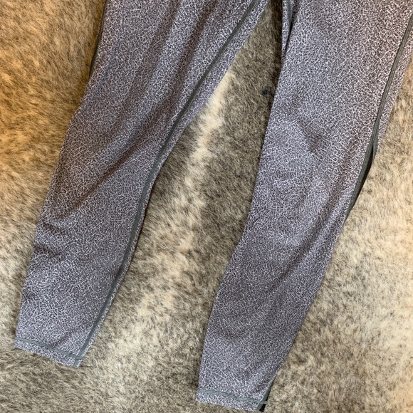 Lululemon mesh leggings - 25 in. Inseam - Picture 3 of 4